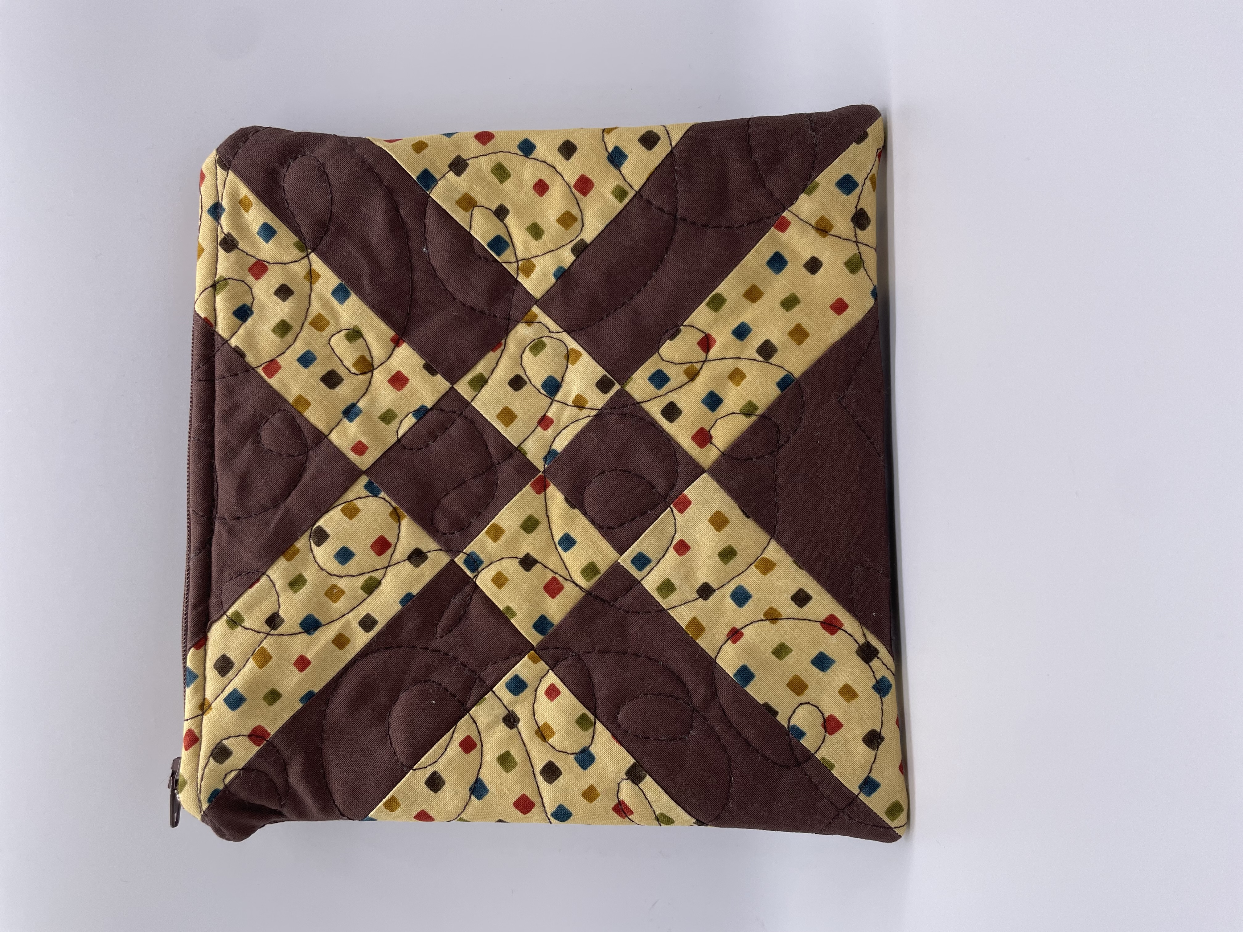 Crossroads Pouch Beige 2